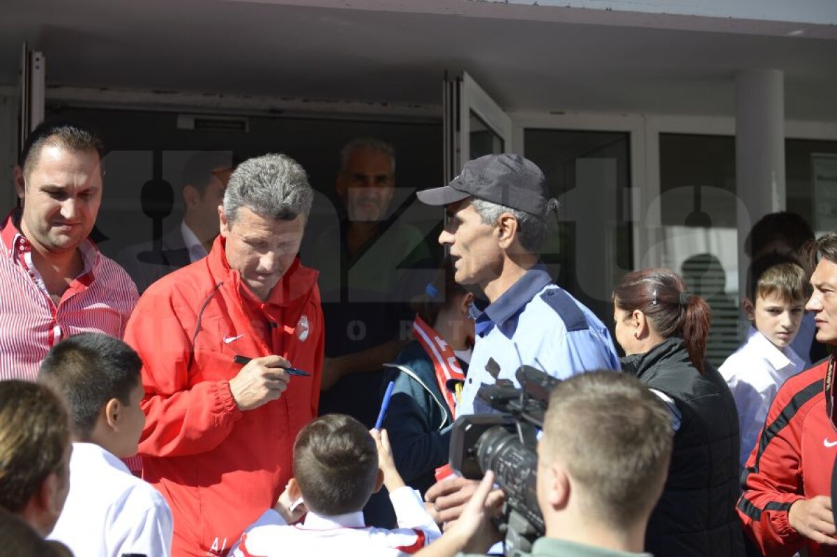 "Ora de Dinamo" a avut un nou episod » UPDATE / Mulţescu a avut un idol stelist: "Îi susţin şi în meciul de diseară"