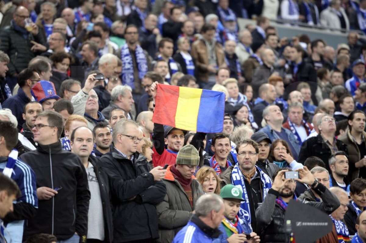 FOTO 450 de fani i-au încurajat pe stelişti la meciul cu Schalke! Suporterii au afişat un mesaj pentru Reghe