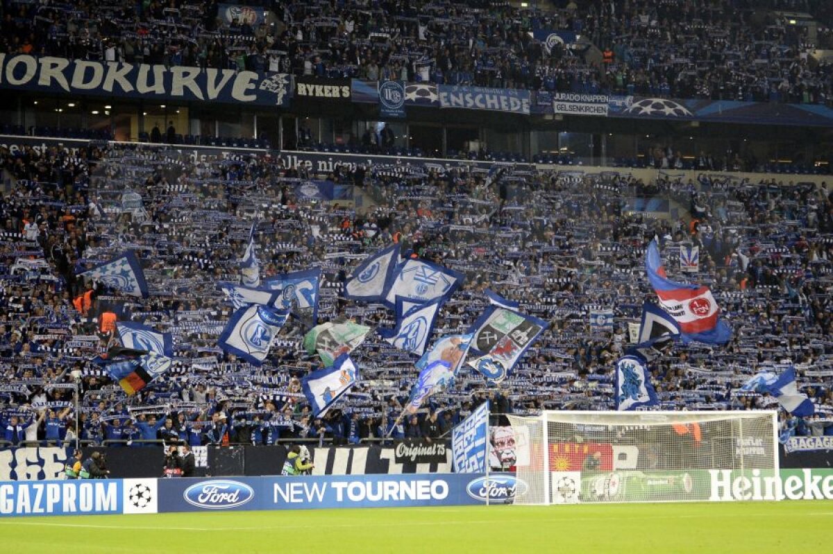 FOTO 450 de fani i-au încurajat pe stelişti la meciul cu Schalke! Suporterii au afişat un mesaj pentru Reghe