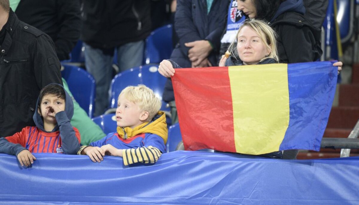 FOTO Instantaneele meciului » Steaua a jucat pe un stadion fabulos, într-o atmosferă de 5 stele