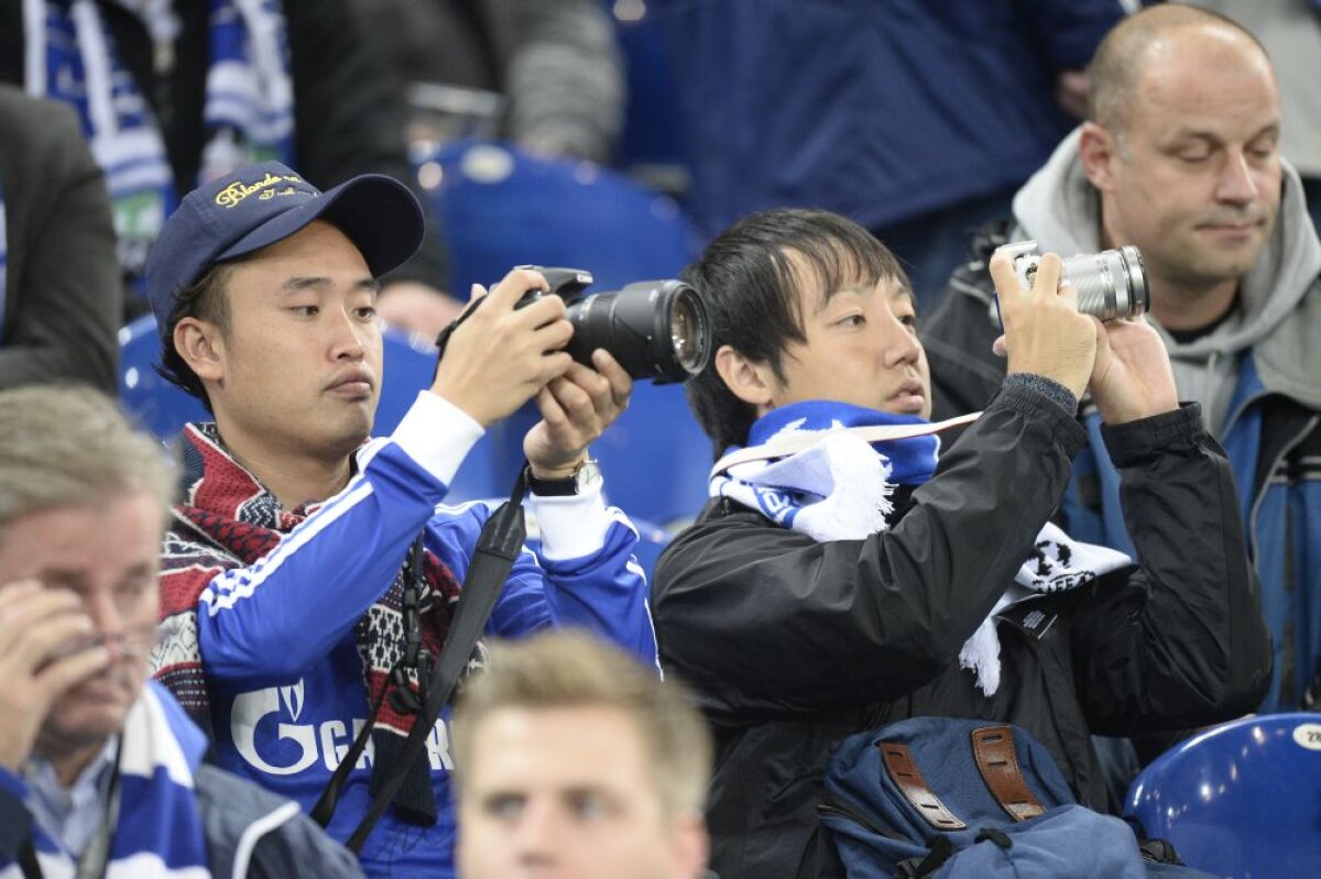 FOTO Instantaneele meciului » Steaua a jucat pe un stadion fabulos, într-o atmosferă de 5 stele