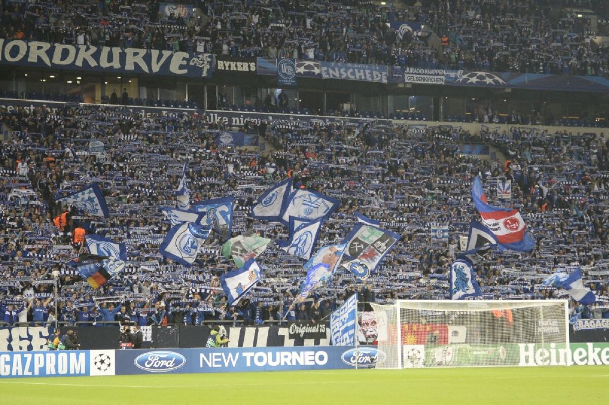 FOTO Instantaneele meciului » Steaua a jucat pe un stadion fabulos, într-o atmosferă de 5 stele