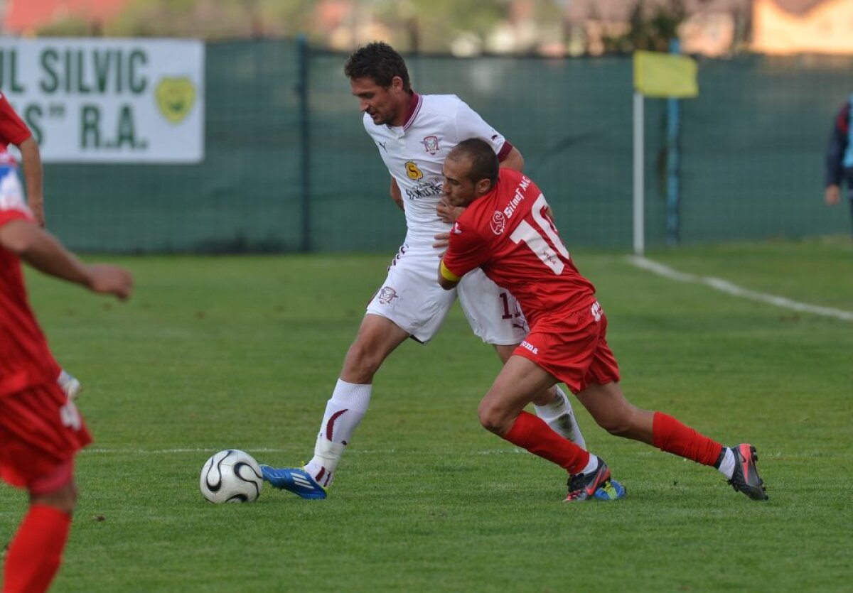 VIDEO şi FOTO Victorie pentru Vio » Rapidul s-a impus din penalty la Tărlungeni. Următorul meci va fi cu Moldovan pe bancă