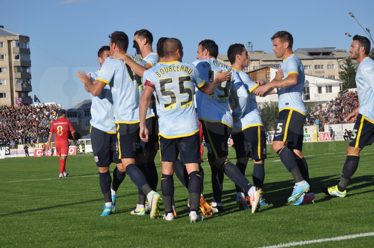 FOTO şi VIDEO Botoşani - Steaua 1-2 » Roş-albaştrii au urcat pe primul loc în Liga 1