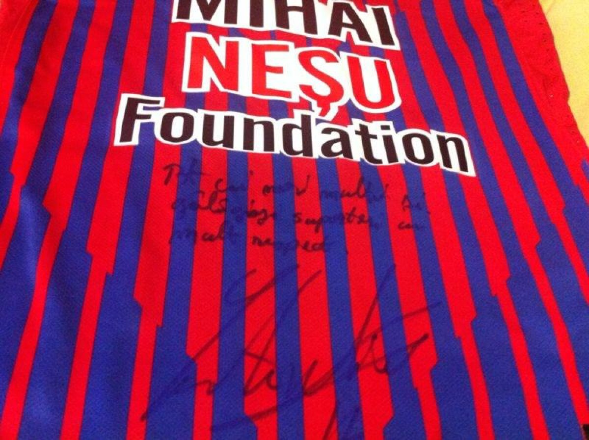 GALERIE FOTO Lucian Goian, un fotbalist cu suflet mare » Fostul dinamovist organizează licitaţii caritabile cu tricouri ale fotbaliştilor