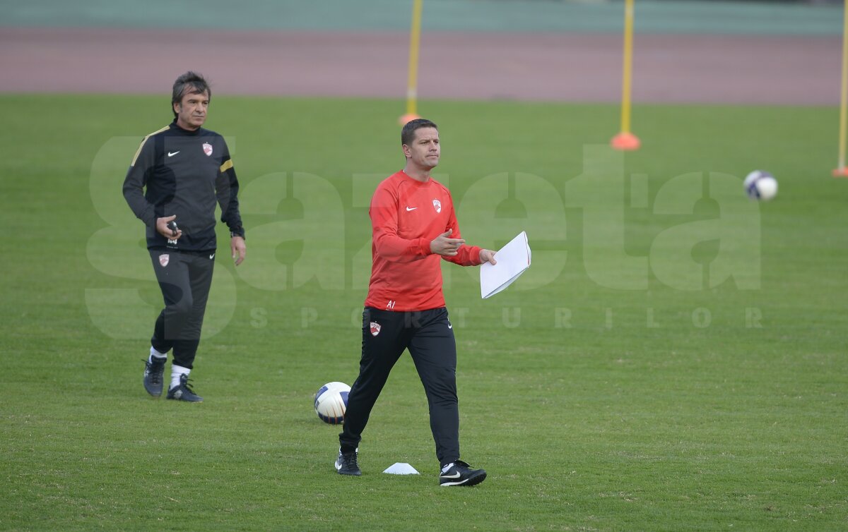 FOTO Primul antrenament al lui Stoican ca antrenor al Dinamo » Vîrsta, principalul avantaj al "cîinilor"!