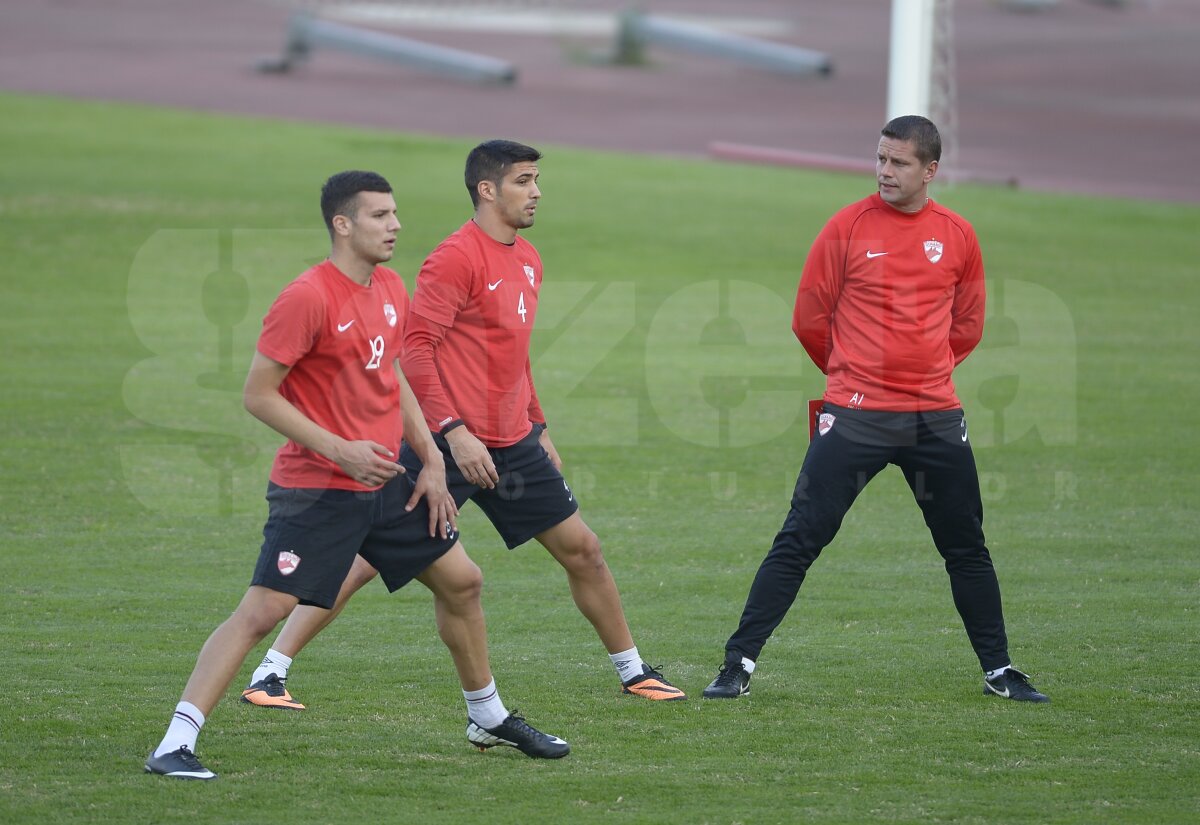 FOTO Primul antrenament al lui Stoican ca antrenor al Dinamo » Vîrsta, principalul avantaj al "cîinilor"!