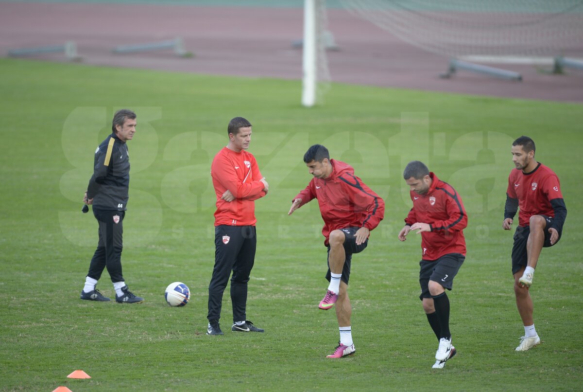 FOTO Primul antrenament al lui Stoican ca antrenor al Dinamo » Vîrsta, principalul avantaj al "cîinilor"!