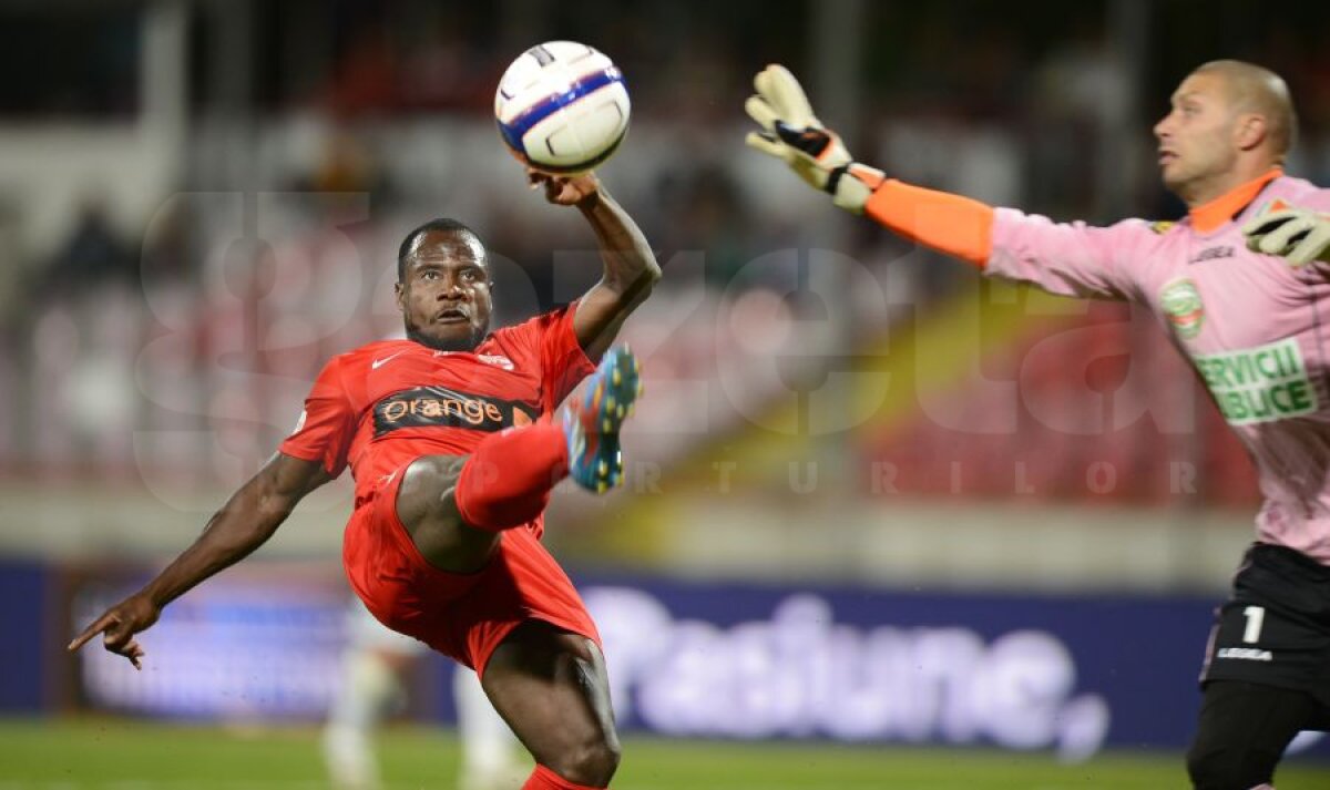 FOTO ZougouShow în "Ştefan cel Mare" » Dinamo - Sănătatea 4-0, la primul meci cu Flavius Stoican pe bancă