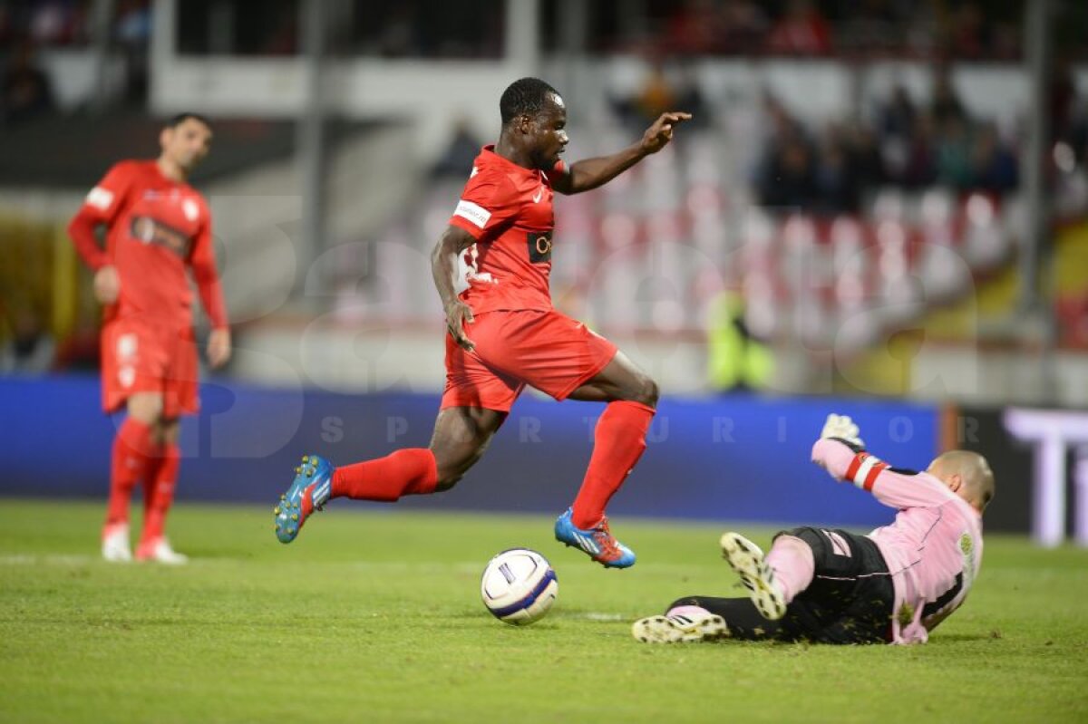 FOTO ZougouShow în "Ştefan cel Mare" » Dinamo - Sănătatea 4-0, la primul meci cu Flavius Stoican pe bancă