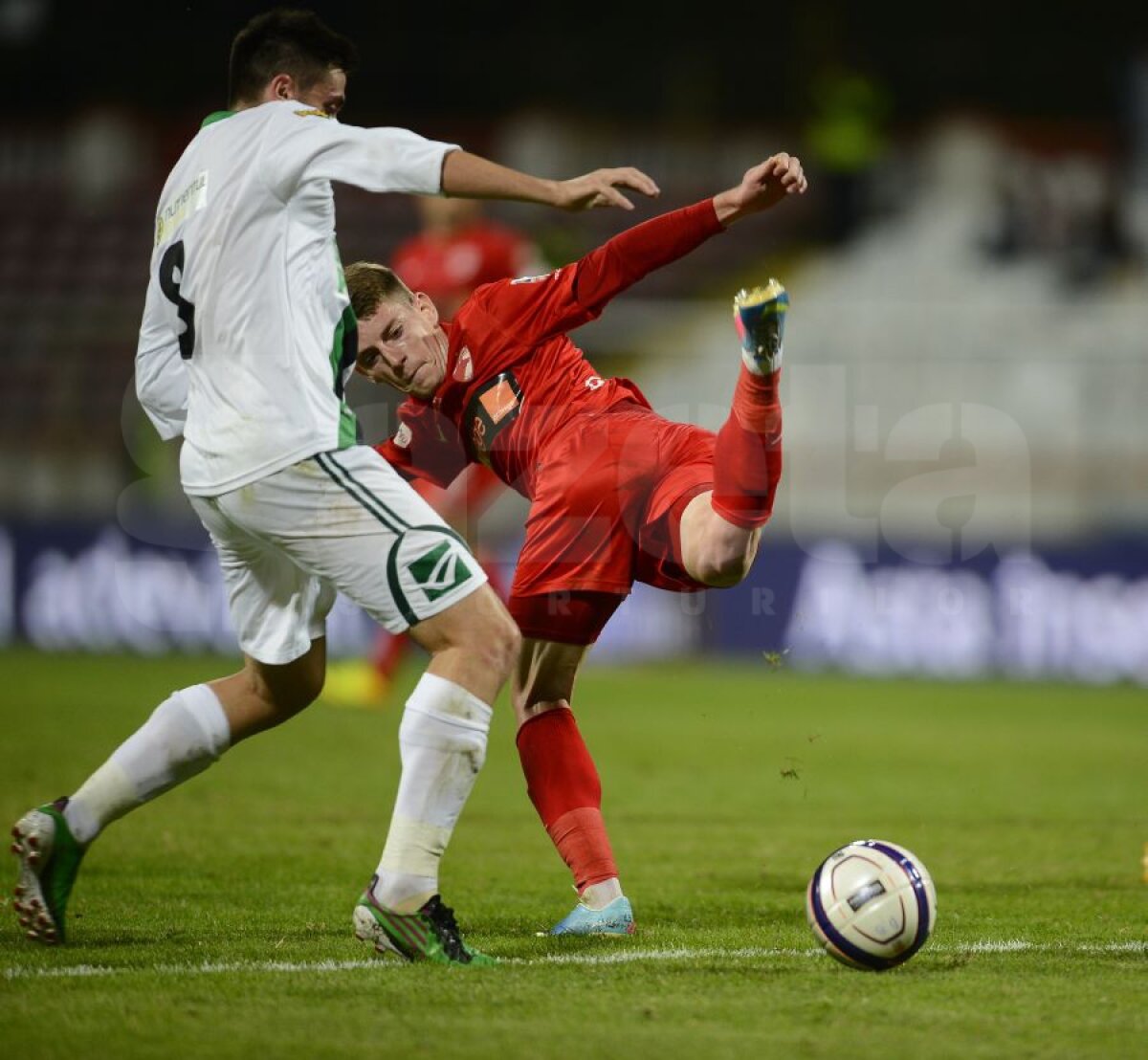 FOTO ZougouShow în "Ştefan cel Mare" » Dinamo - Sănătatea 4-0, la primul meci cu Flavius Stoican pe bancă