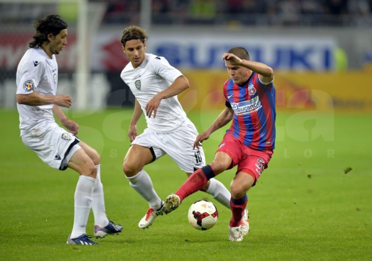 VIDEO+FOTO Victorie şi conflict » Steaua a învins ACS Poli, 3-0, însă ultraşii "roş-albştrilor" au declanşat războiul cu conducerea