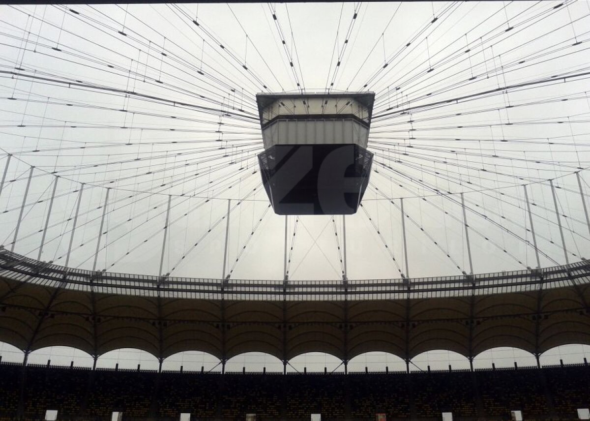 FOTO + VIDEO Se strică gazonul la Steaua - Chelsea? Acoperişul nu a fost tras » UPDATE / Reacţia lui Reghecampf!