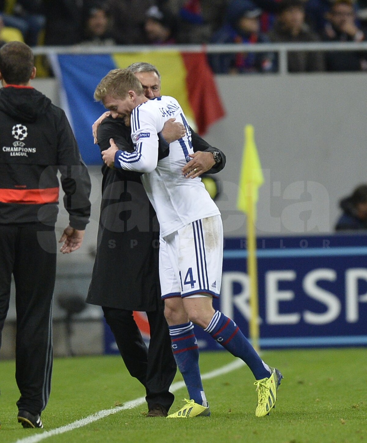 VIDEO&FOTO Tata Jose Mourinho! Andre Schurrle şi tehnicianul portughez au oferit una dintre imaginile serii