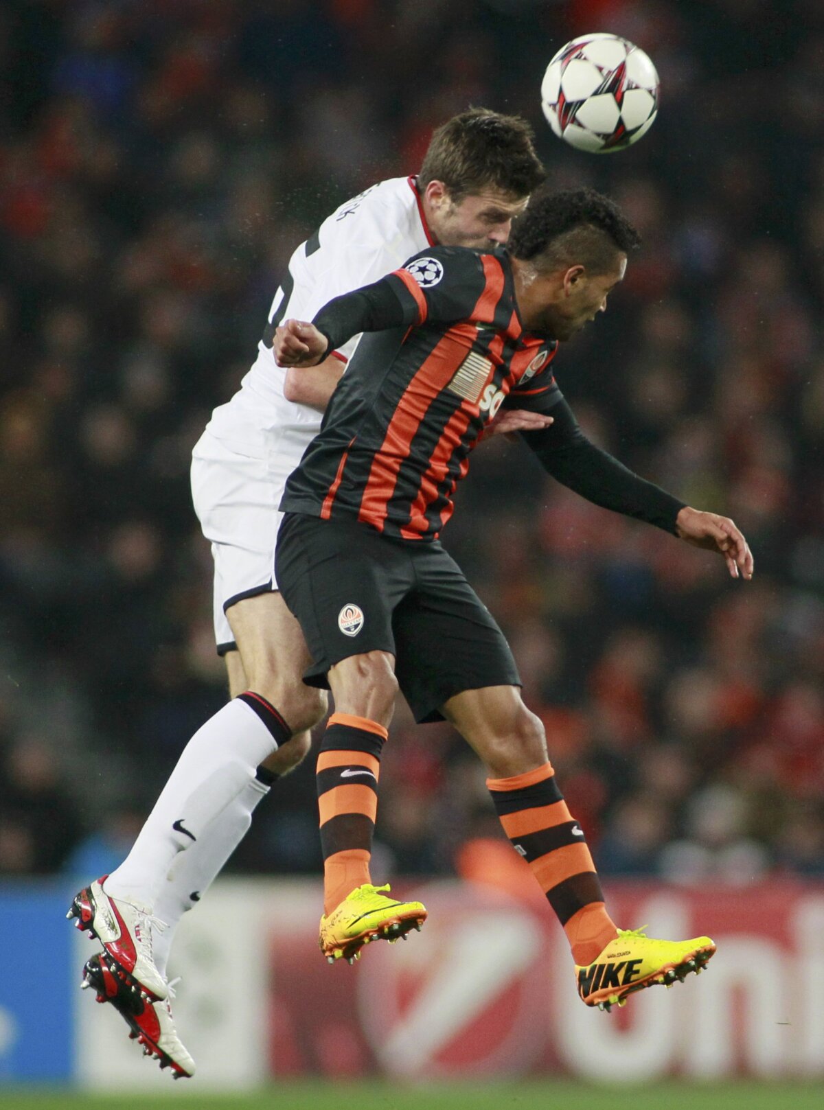 VIDEO+FOTO » Şahtiorul lui Lucescu scoate un egal de senzaţie cu United, 1-1! Toate rezumatele din Ligă