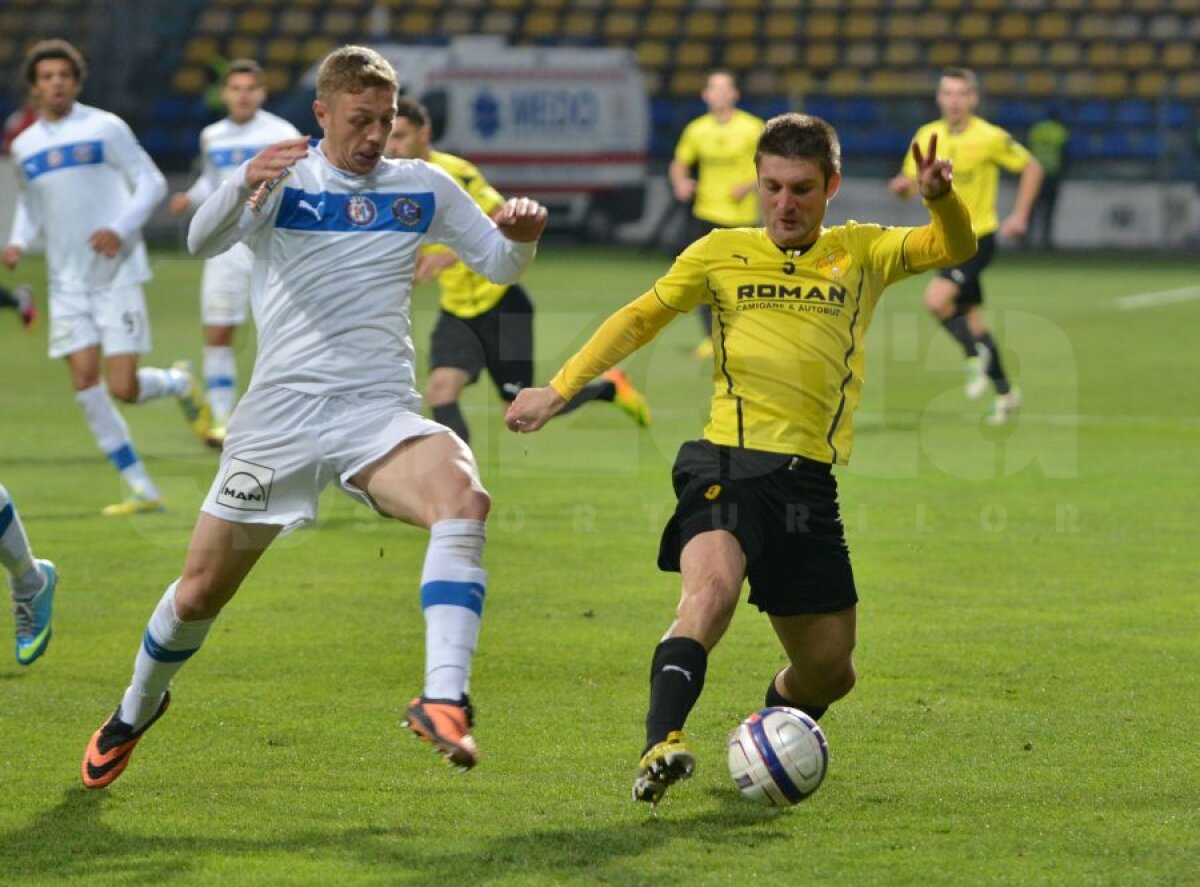 FOTO şi VIDEO Victoria "veteranilor" » Braşov s-a distrat cu Viitorul, scor 4-0