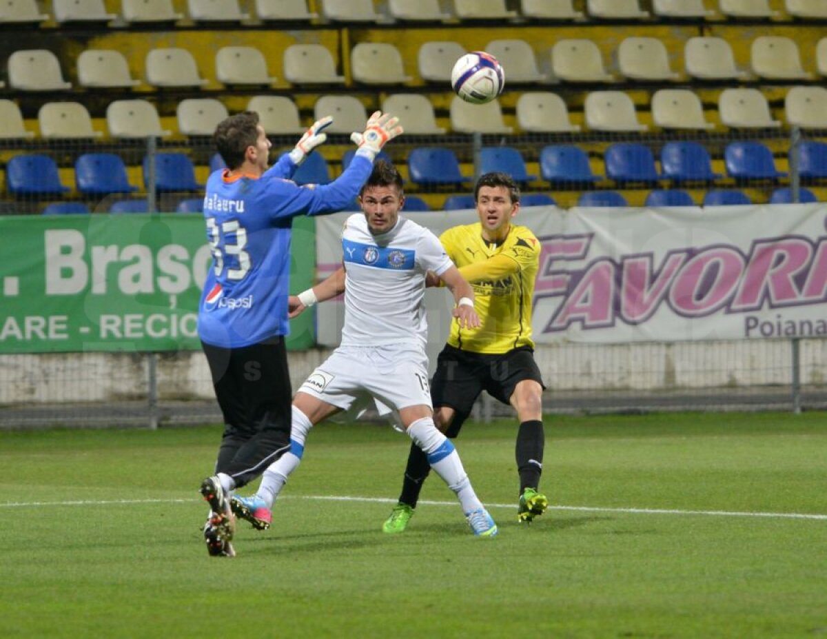 FOTO şi VIDEO Victoria "veteranilor" » Braşov s-a distrat cu Viitorul, scor 4-0