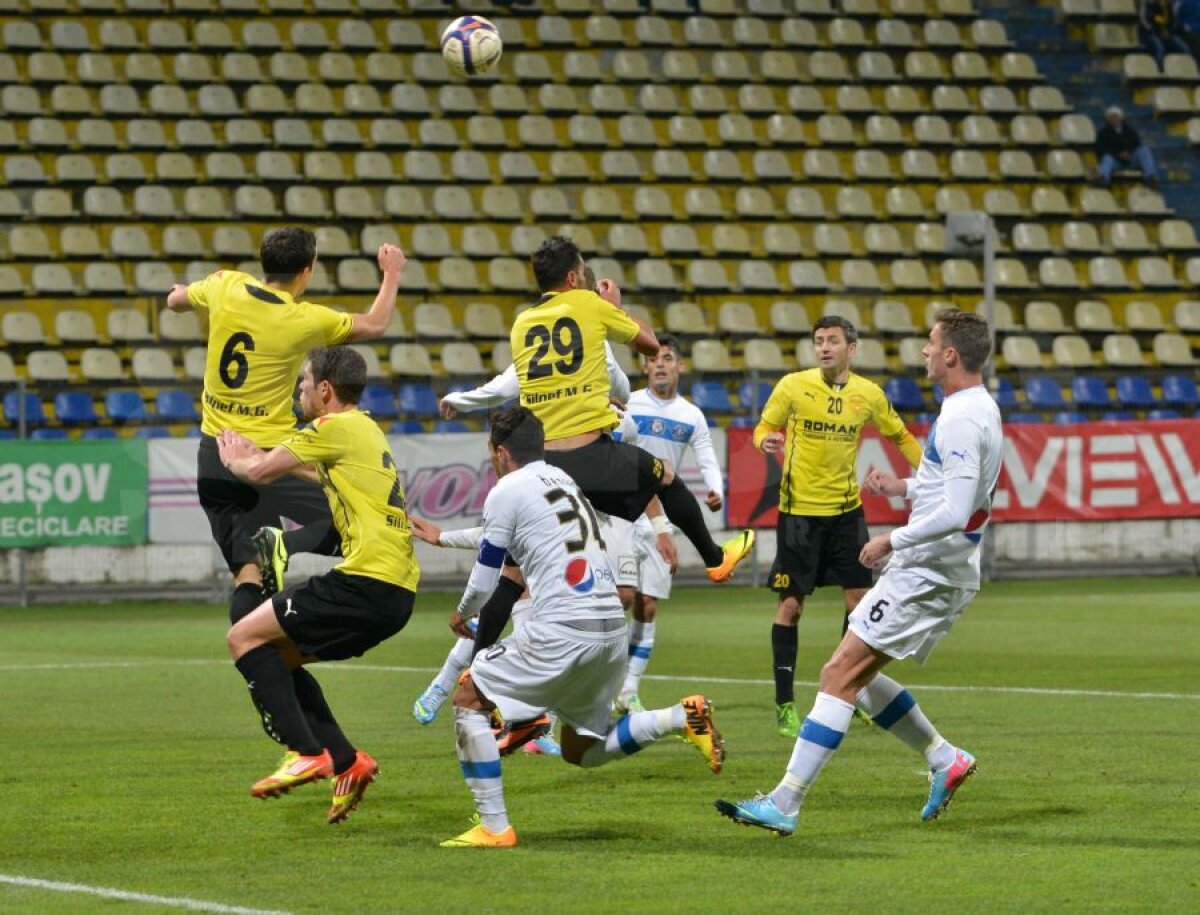 FOTO şi VIDEO Victoria "veteranilor" » Braşov s-a distrat cu Viitorul, scor 4-0