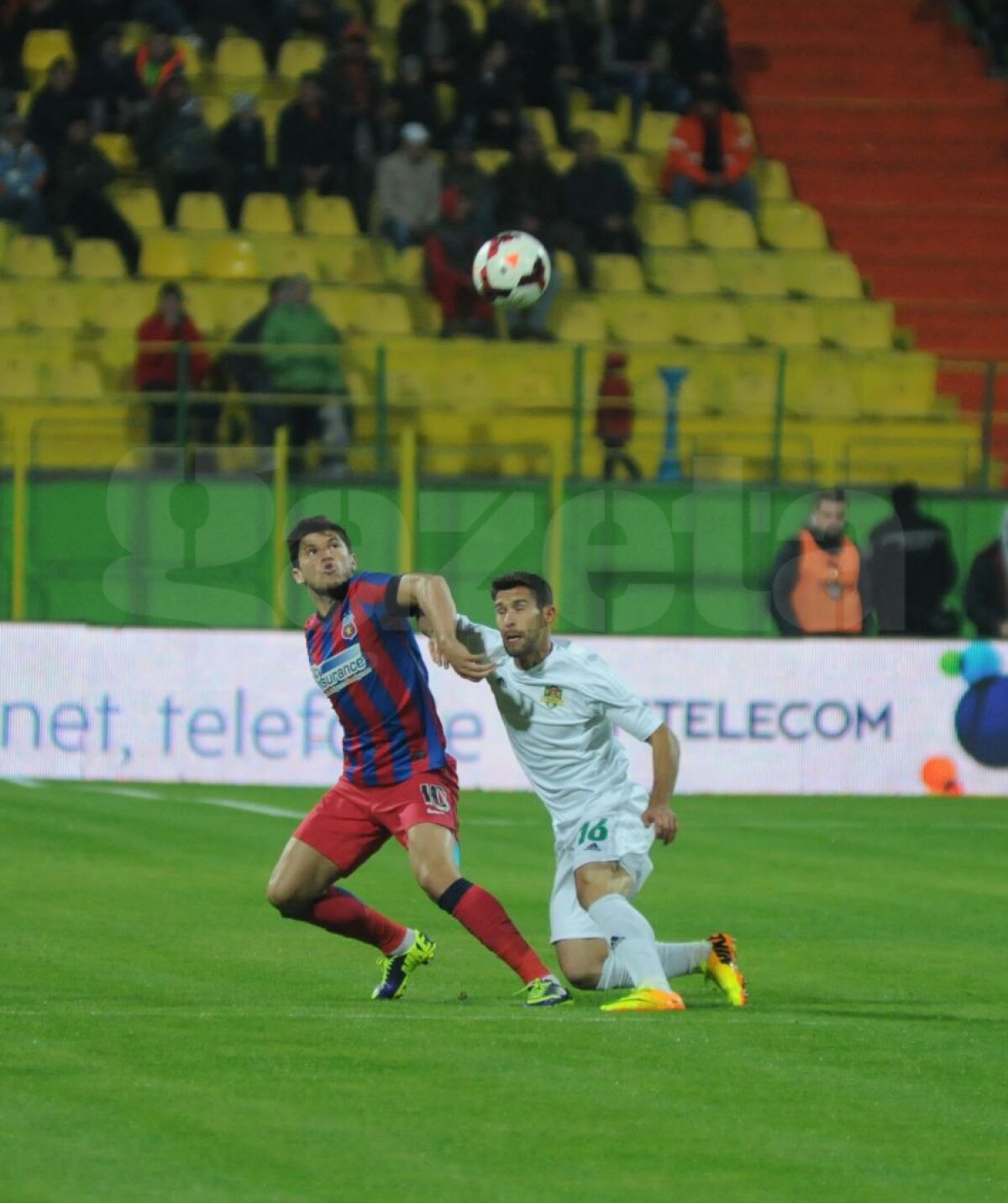FOTO&VIDEO Ajutor de la Colţescu » Steaua a jucat modest la Vaslui, dar a învins avantajată de arbitru, scor 1-0