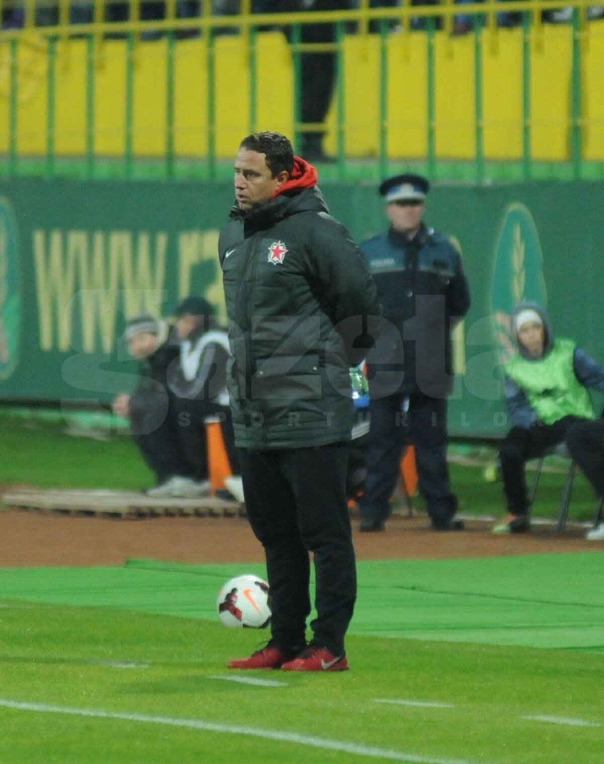 FOTO&VIDEO Ajutor de la Colţescu » Steaua a jucat modest la Vaslui, dar a învins avantajată de arbitru, scor 1-0