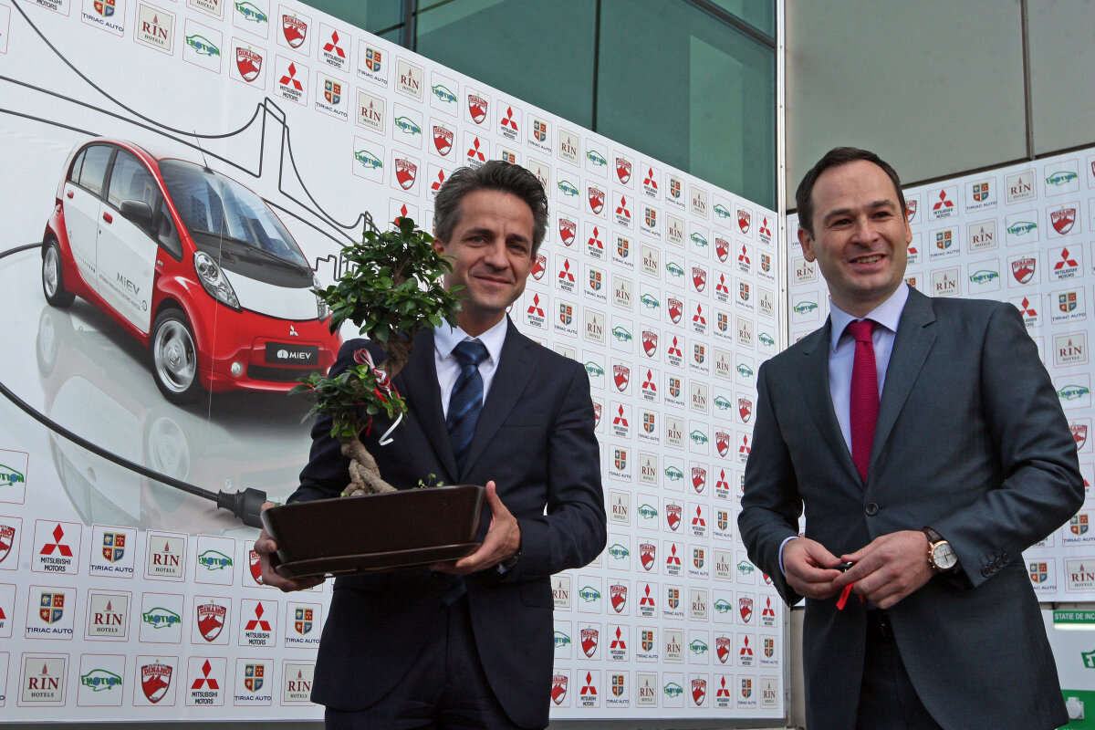 Dinamo e eco! » Jucătorii au participat astăzi la lansarea unui automobil electric