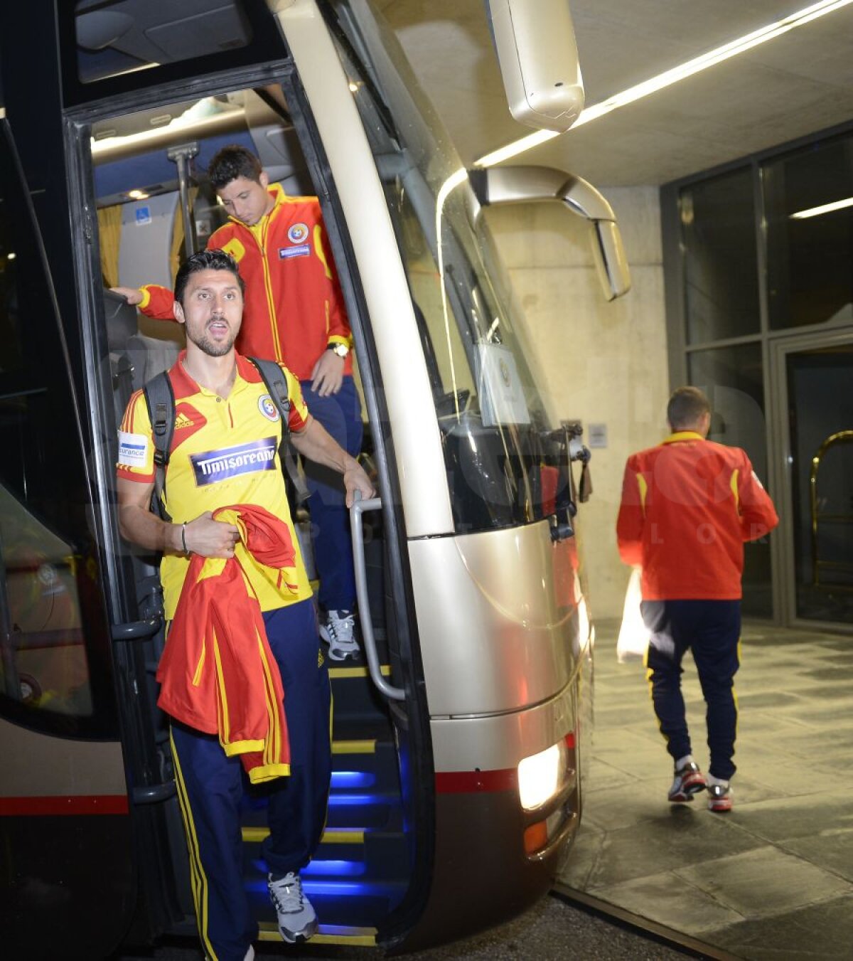 GALERIE FOTO "Tricolorii" au ajuns în Andorra după un drum cu avionul şi autocarul