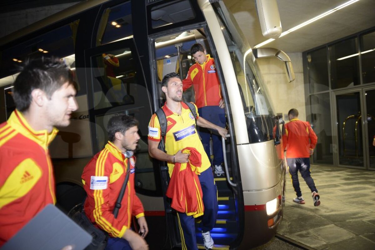 GALERIE FOTO "Tricolorii" au ajuns în Andorra după un drum cu avionul şi autocarul