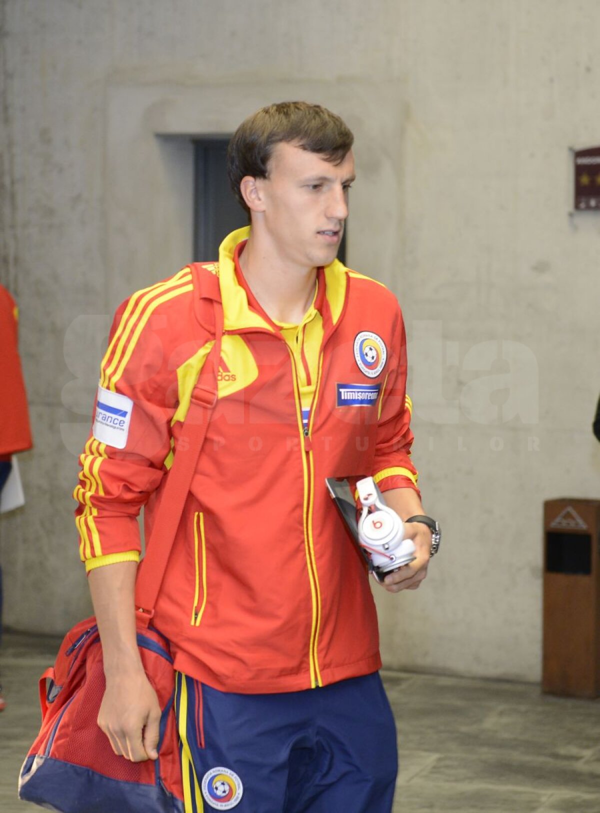 GALERIE FOTO "Tricolorii" au ajuns în Andorra după un drum cu avionul şi autocarul