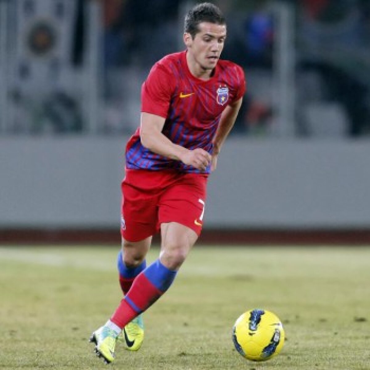 FOTO 150 de invitaţi la botezul fiicei lui Chipciu » Soţiile fotbaliştilor de la Steaua au făcut senzaţie