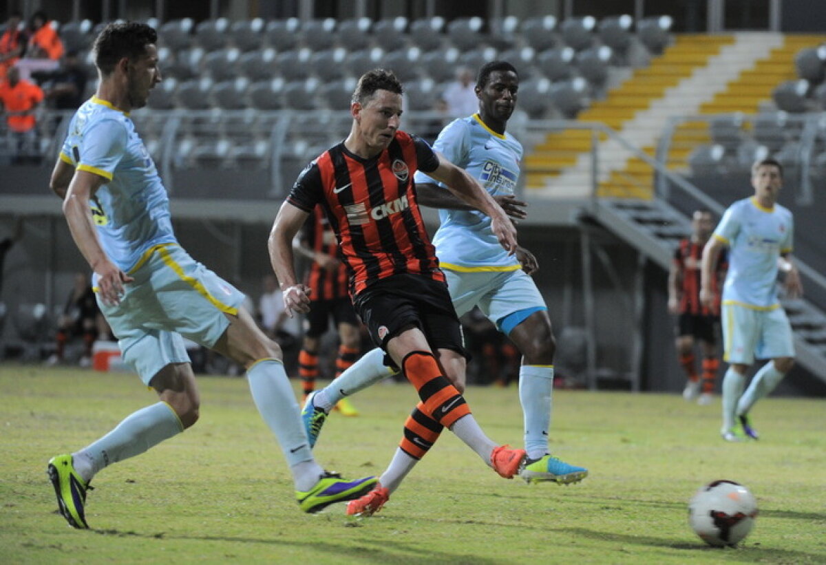 VIDEO şi FOTO Steaua - Şahtior 1-4 » Sud-americanii lui Lucescu au umilit rezervele roş-albaştrilor