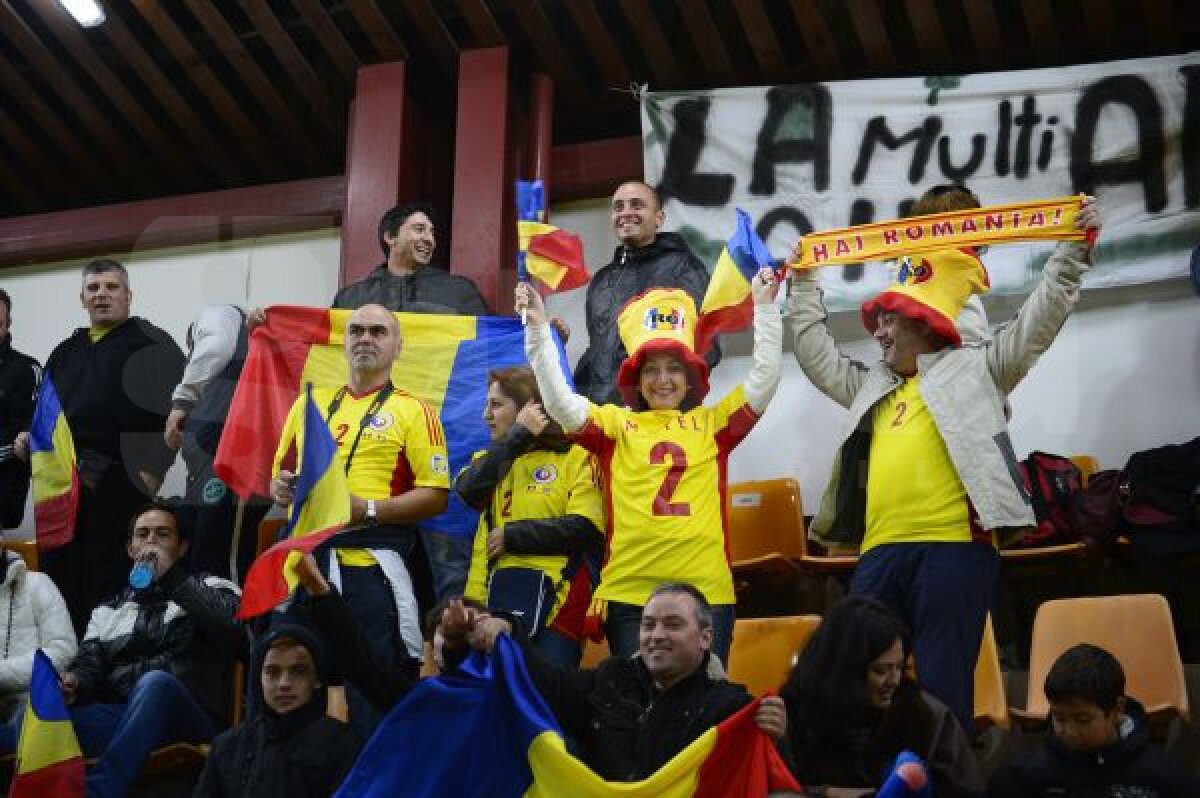FOTO Andorra, pămînt românesc! » Stadionul Comunal din La Vella a fost sub ocupaţia a aproape 600 de români sosiţi din Spania