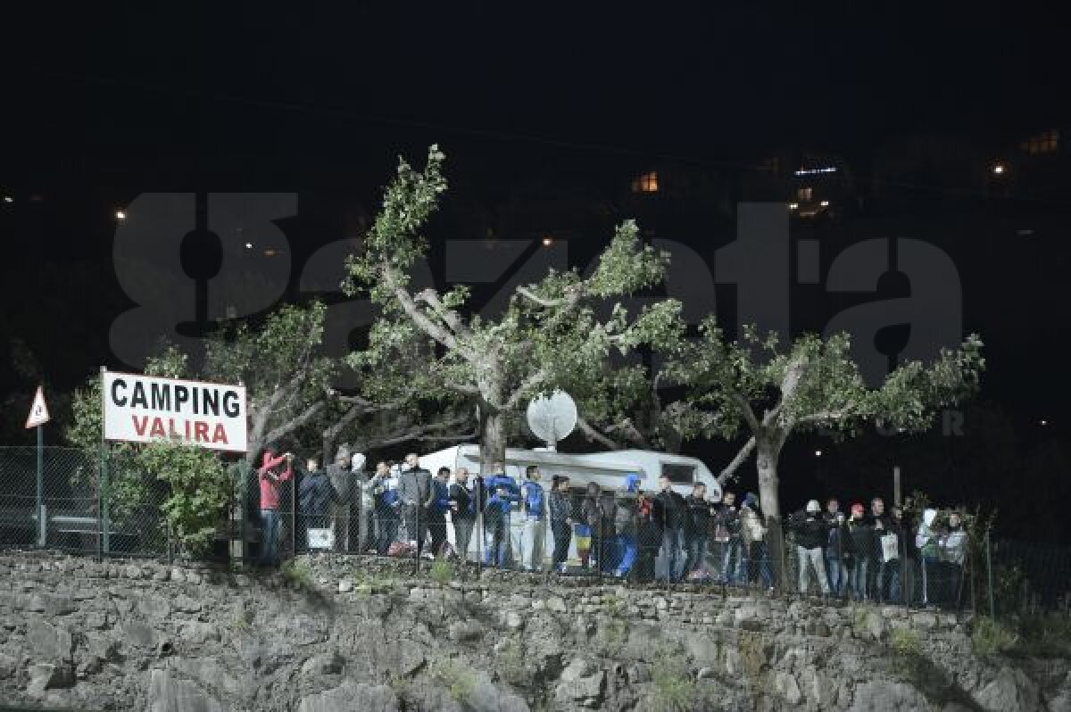 FOTO Andorra, pămînt românesc! » Stadionul Comunal din La Vella a fost sub ocupaţia a aproape 600 de români sosiţi din Spania