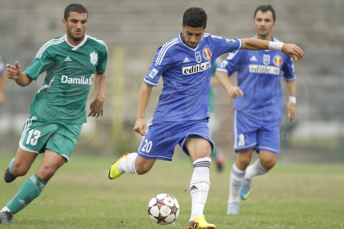 FOTO Roşu de Roşiori » Ştiinţa a cîştigat în exil cu Vîlcea după un meci cu bătăi în tribune, pe teren şi trei eliminaţi!