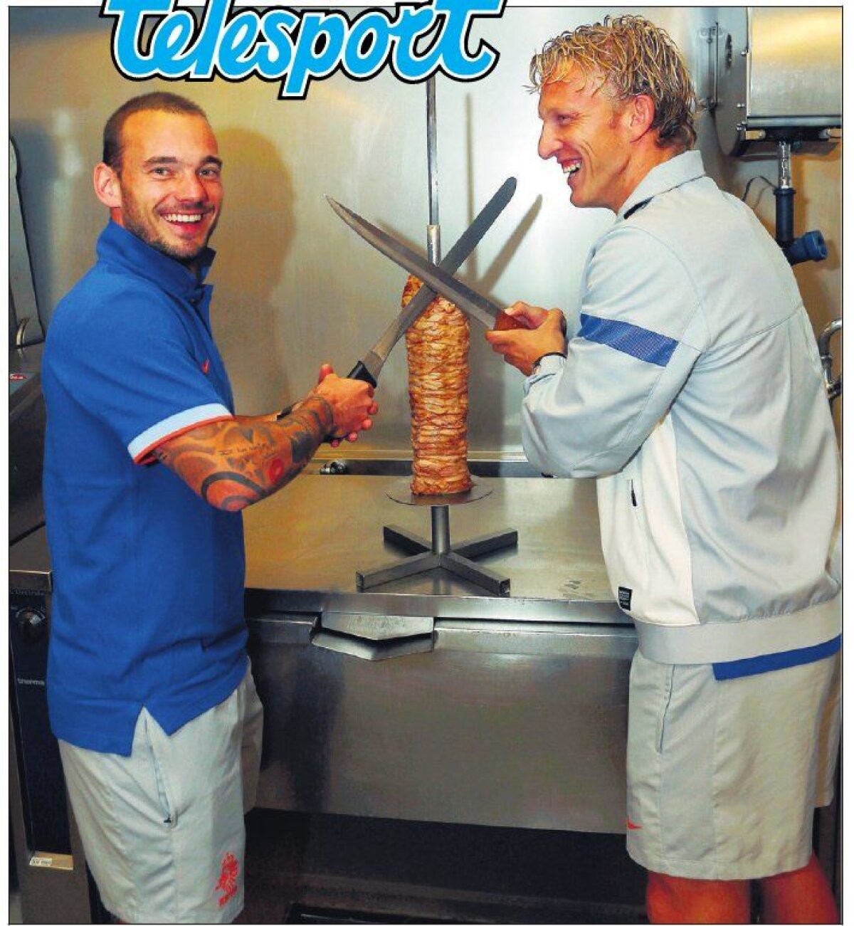 Sneijder şi Kuyt şi-au ascuţit iataganele înaintea meciului cu Turcia: "Vă tăiem!"