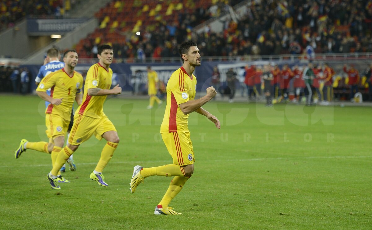 FOTO şi VIDEO România - Estonia 2-0 » Tricolorii s-au calificat la barajul pentru CM din 2014