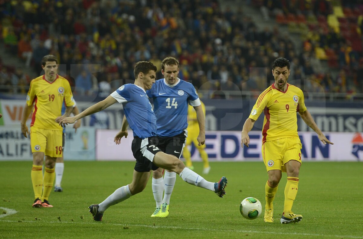 FOTO şi VIDEO România - Estonia 2-0 » Tricolorii s-au calificat la barajul pentru CM din 2014