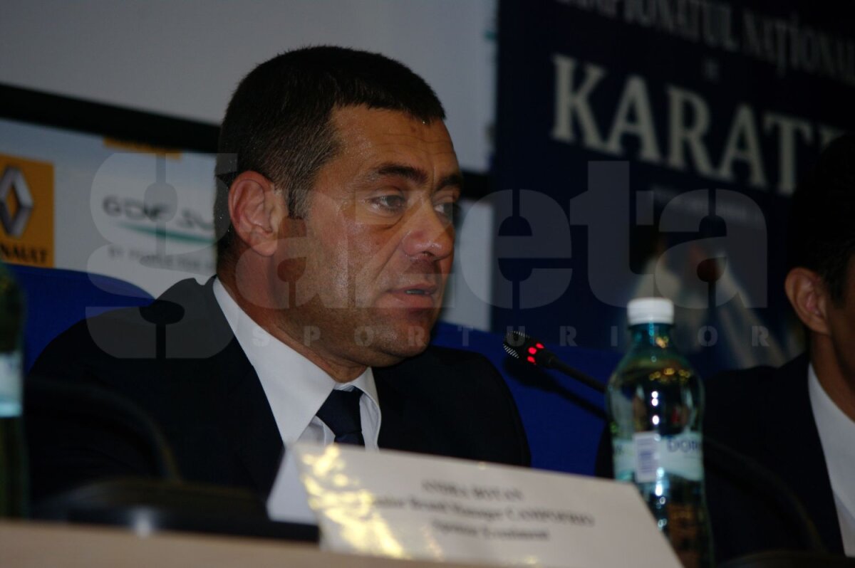 FOTO Federaţia Română de Karate caută talente » Campionat naţional pentru juniori, cadeţi şi U21