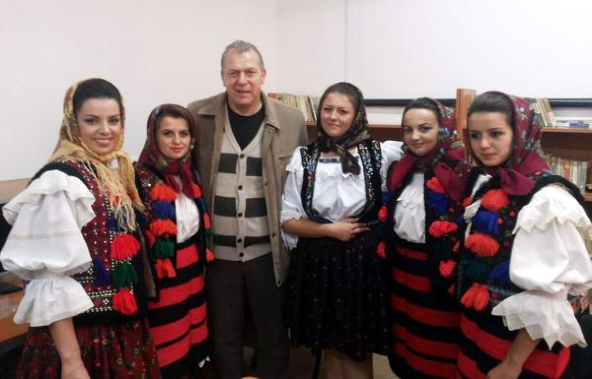 FOTO Duckadam a reparat gafa la Bîrsana » Umiliţi la meciul din Cupă, maramureşenii au primit ieri tricourile steliştilor