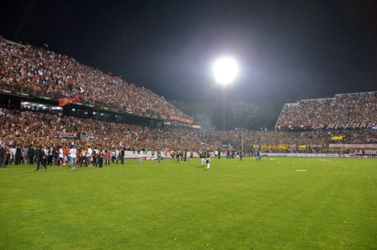 VIDEO şi FOTO Numai în Argentina! Imagini fabuloase: 40.000 de fani au venit să încurajeze liderul la antrenament!