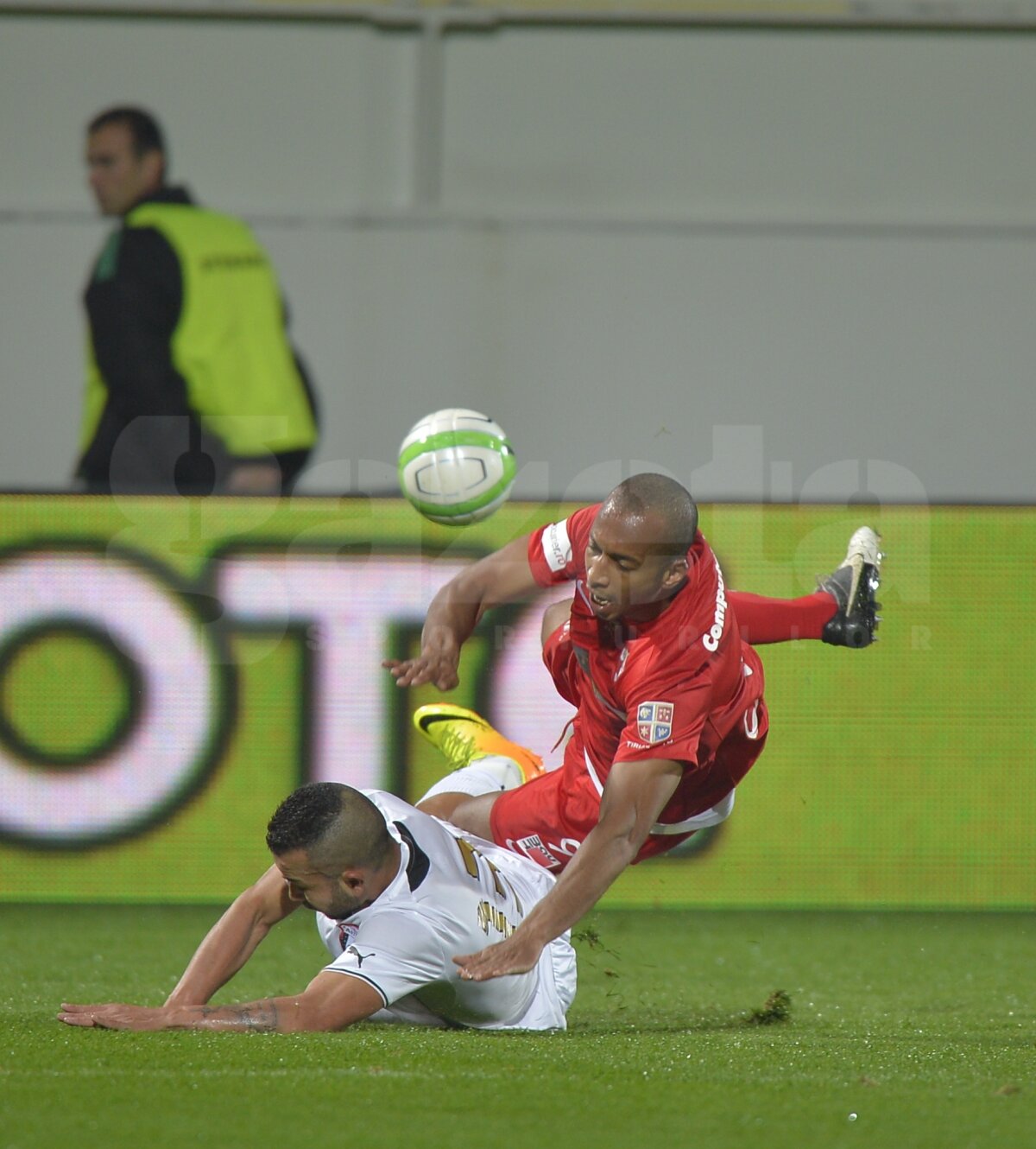 VIDEO şi FOTO Astra - Dinamo 2-1 » "Cîinii" se scufundă în clasament, Astra ţine aproape de Steaua