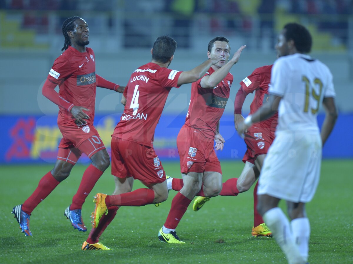 VIDEO şi FOTO Astra - Dinamo 2-1 » "Cîinii" se scufundă în clasament, Astra ţine aproape de Steaua
