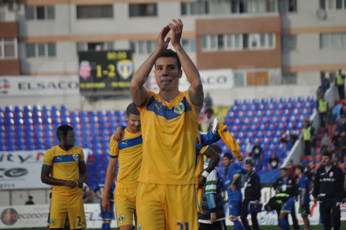 FOTO şi VIDEO FC Botoşani - Petrolul 1 - 2 » Ploieştenii egalează Steaua în clasament!