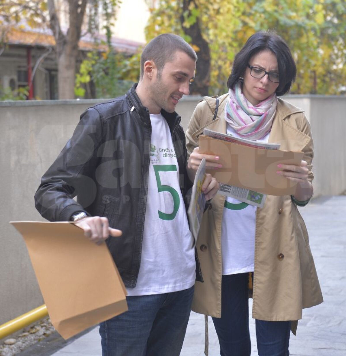 UPDATE Jocul s-a încheiat în faţa sediului DNA » Cititorii au descoperit care e suma dată dispărută din organizarea Galei Bute