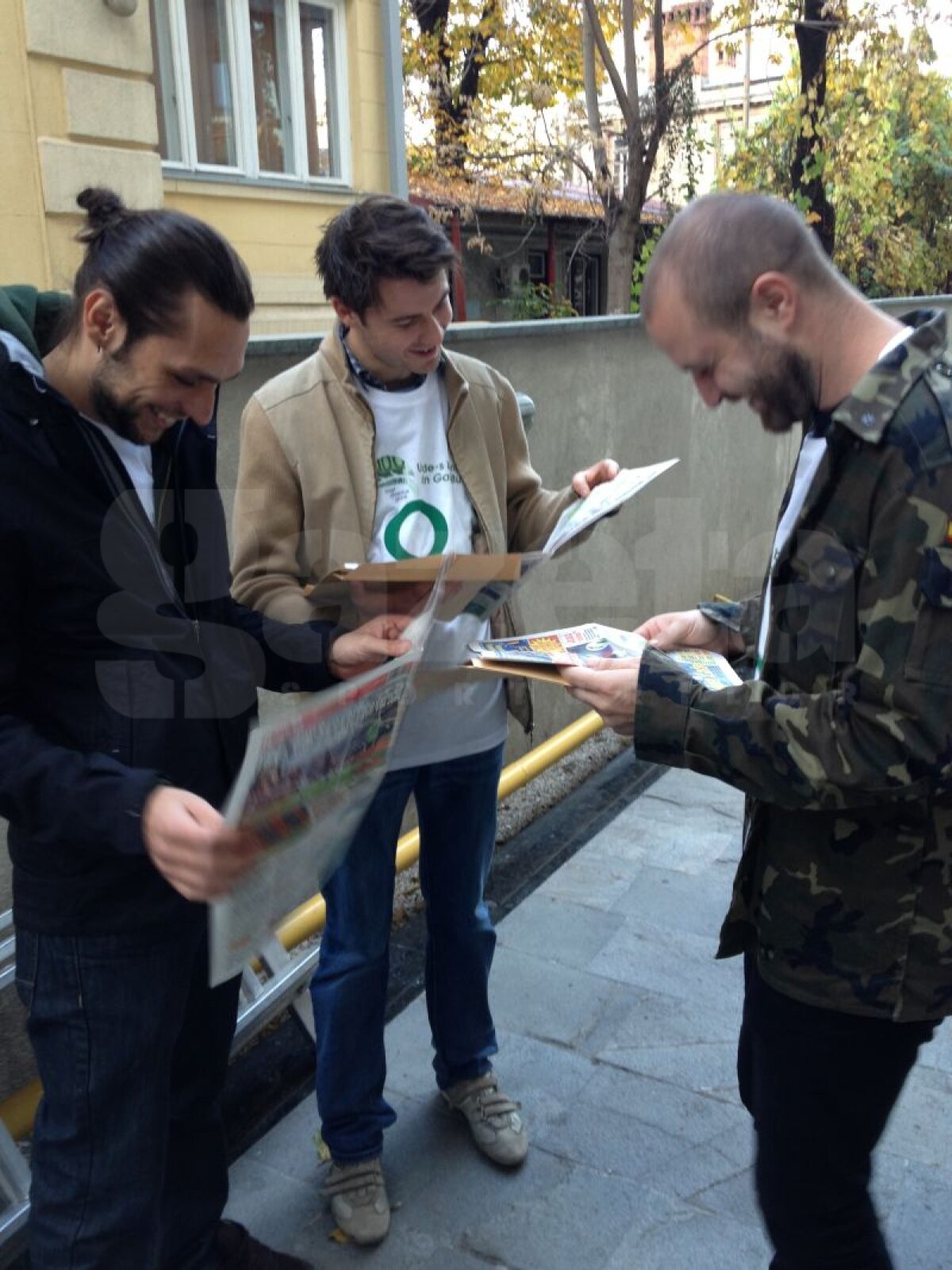 UPDATE Jocul s-a încheiat în faţa sediului DNA » Cititorii au descoperit care e suma dată dispărută din organizarea Galei Bute