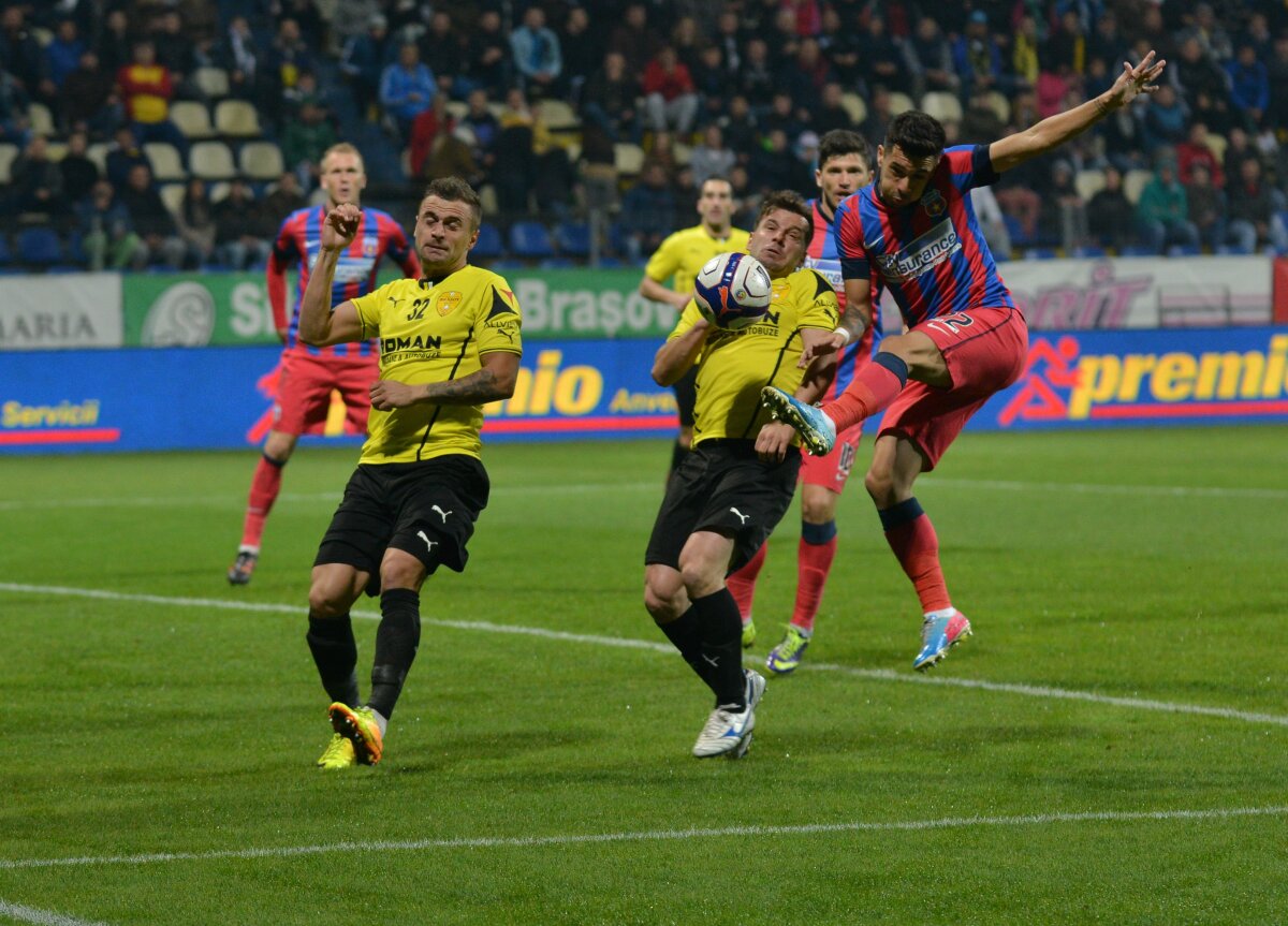 FOTO şi VIDEO FC Braşov - Steaua 1-2 » Roş-albaştrii mai cuceresc o redută în marşul spre titlul 25