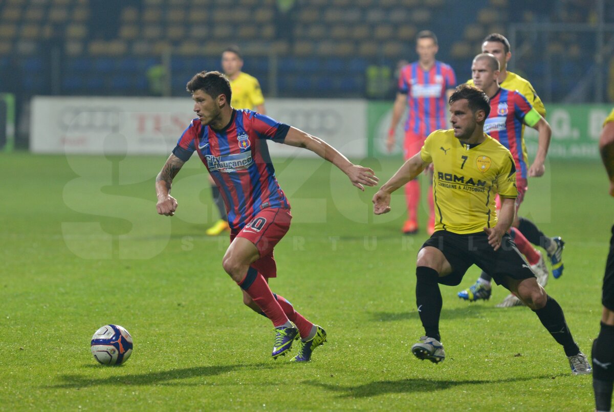 FOTO şi VIDEO FC Braşov - Steaua 1-2 » Roş-albaştrii mai cuceresc o redută în marşul spre titlul 25