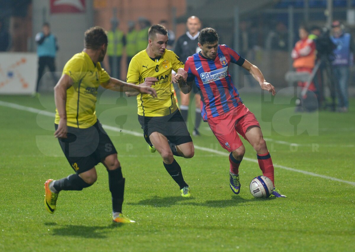 FOTO şi VIDEO FC Braşov - Steaua 1-2 » Roş-albaştrii mai cuceresc o redută în marşul spre titlul 25