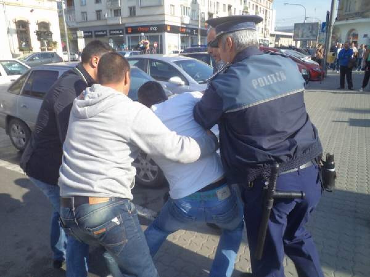 FOTO Suporterii Ştiinţei au făcut miting azi » S-a lăsat cu scandal!