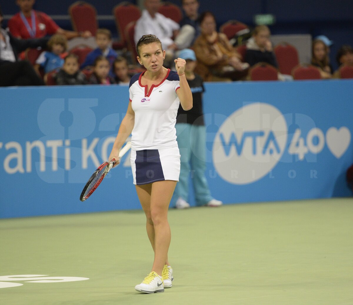 FOTO Halep continuă drumul în Tournament of Champions » Românca a învins-o şi pe Cornet şi e în semifinale!