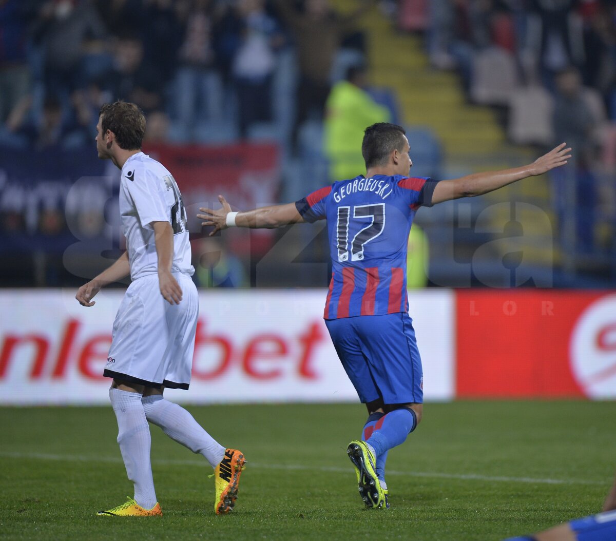 FOTO Steaua - ACS Poli 2-0 » Roş-albaştrii se califică fără probleme în "sferturi"